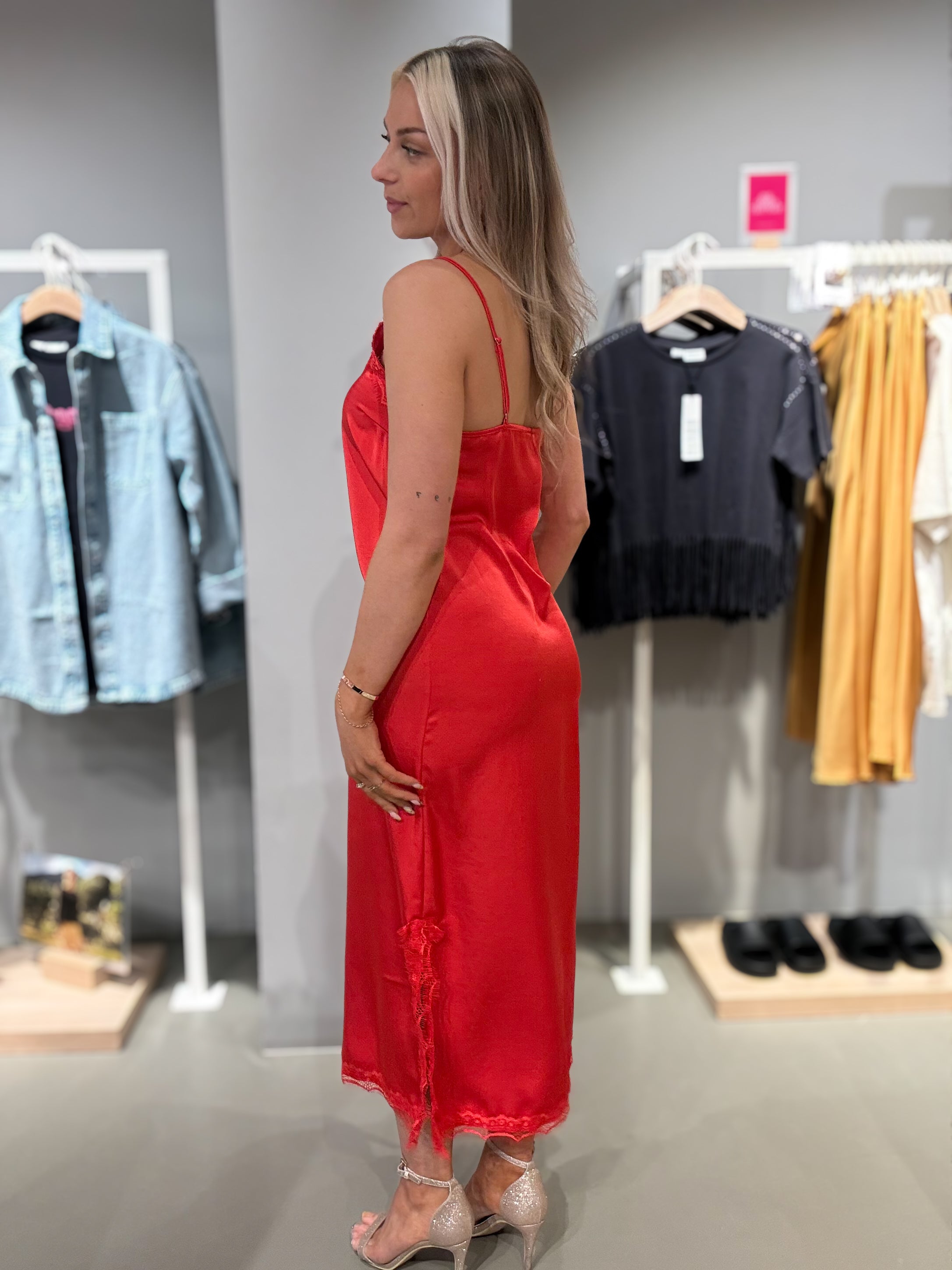 VILEA Midi Dress - Hibiscus